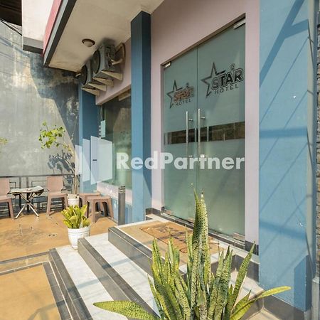Star Hotel Jaksa Mitra Reddoorz Джакарта Экстерьер фото