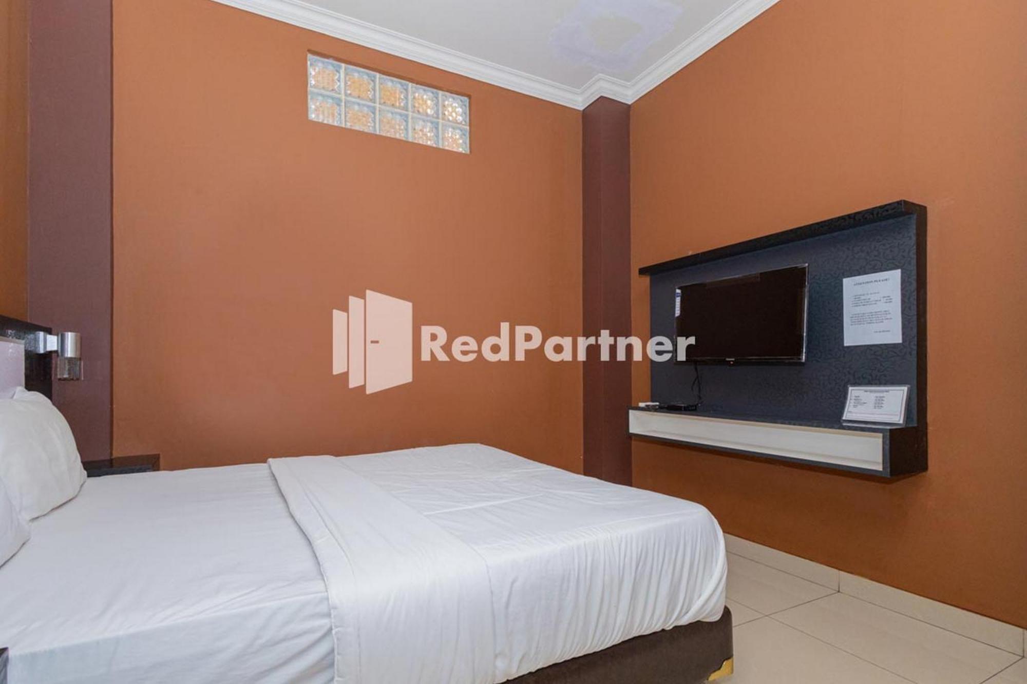 Star Hotel Jaksa Mitra Reddoorz Джакарта Экстерьер фото